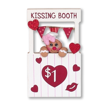 Valentine Gingy in Kissing Booth